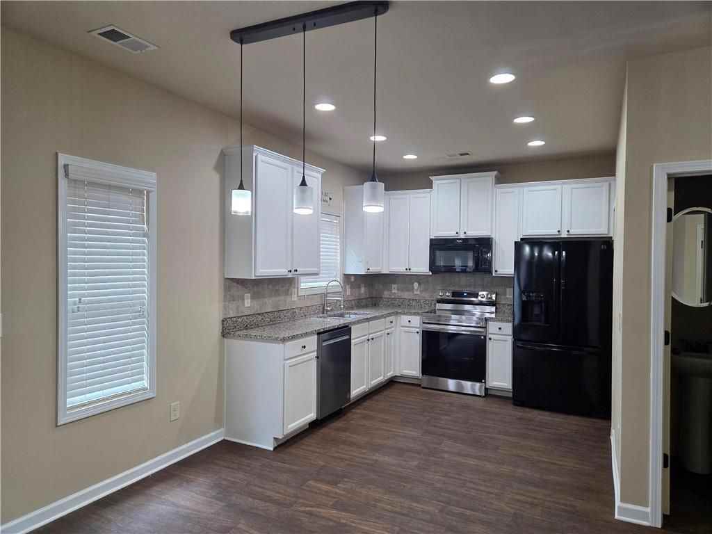 1030 Glenwyck Dr - Photo 3 of 14