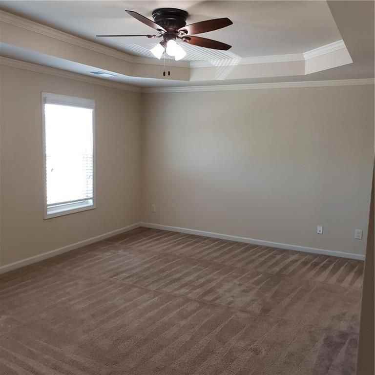 1030 Glenwyck Dr - Photo 5 of 14