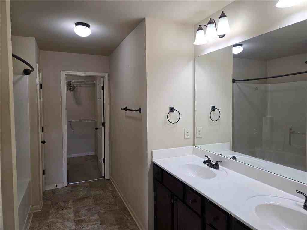 1030 Glenwyck Dr - Photo 6 of 14