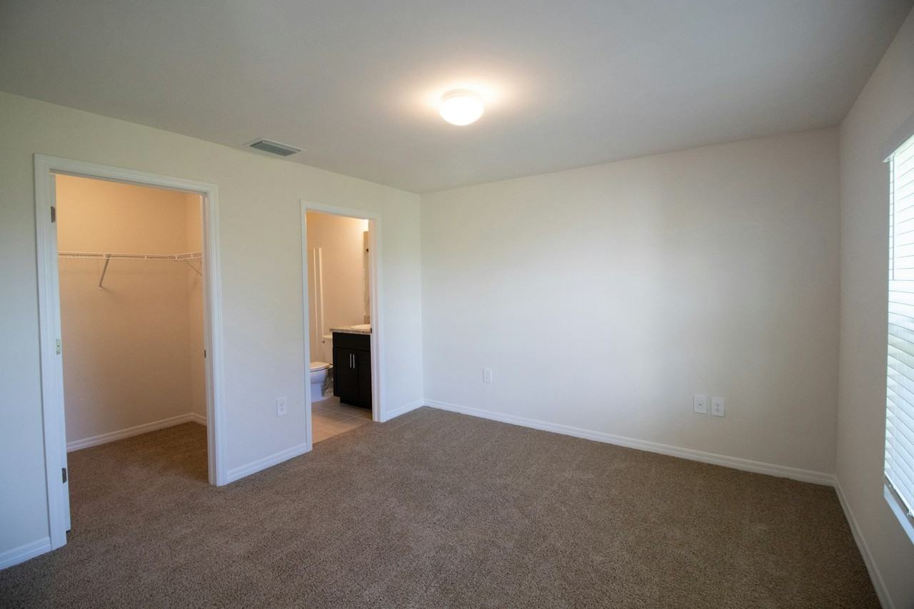 8032 Marsh Circle - Photo 4 of 10