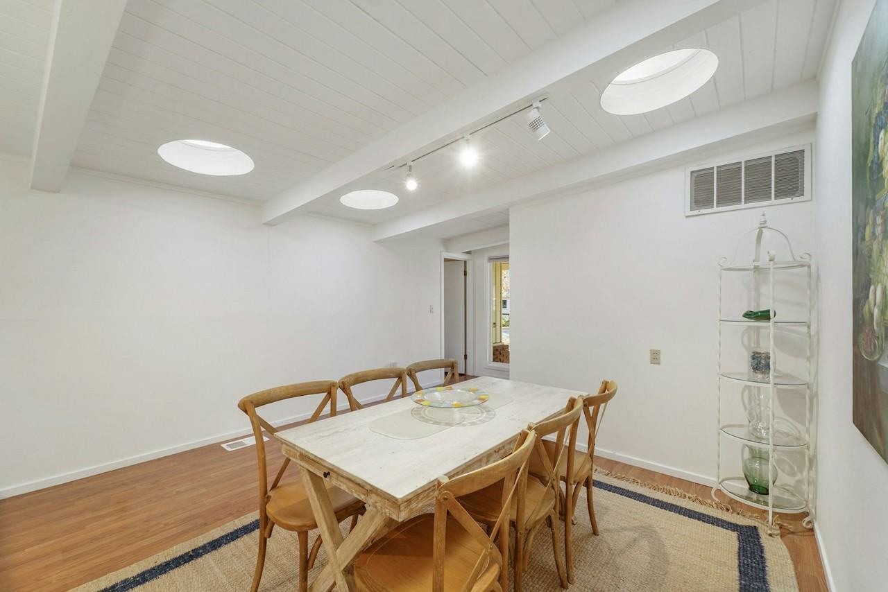 22 Arch Way - Photo 3 of 23