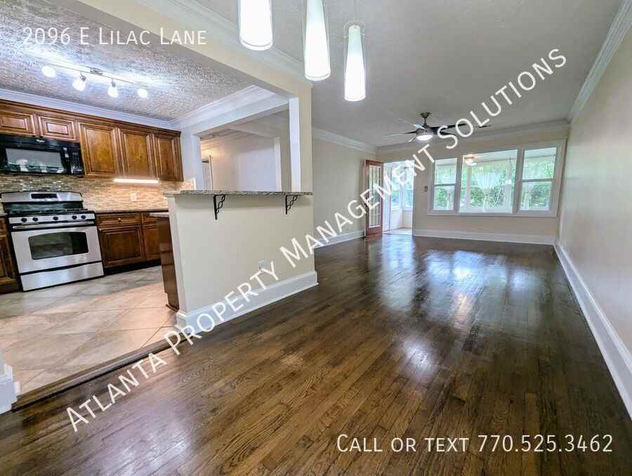 2096 E Lilac Ln - Photo 2 of 26