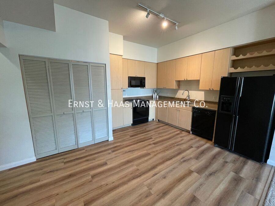 488 E Ocean Blvd #1111 - Photo 2 of 16