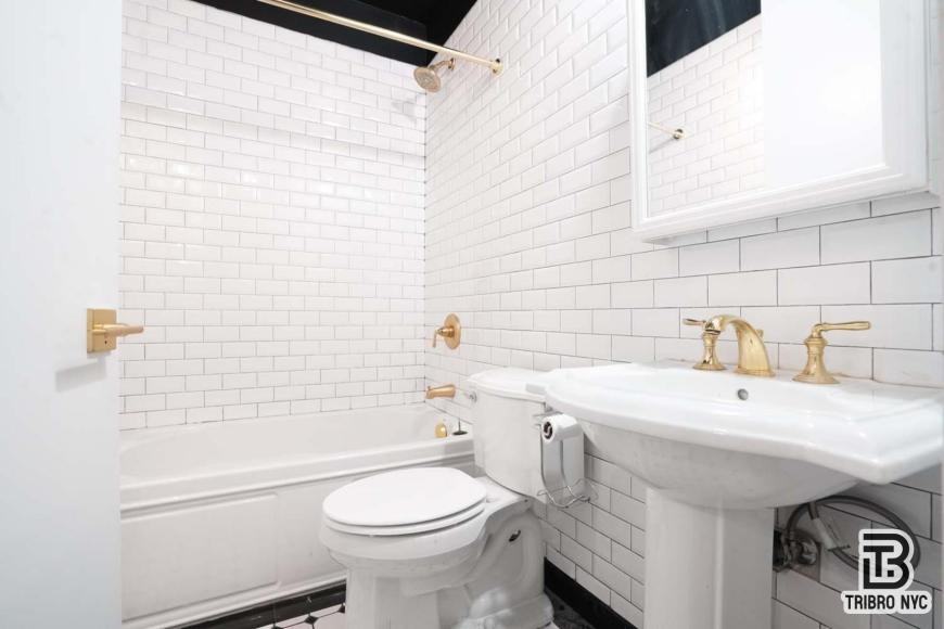 489 Washington St - Photo 7 of 7