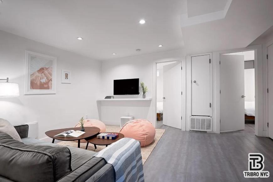 291 Stanhope Street - Photo 2 of 10