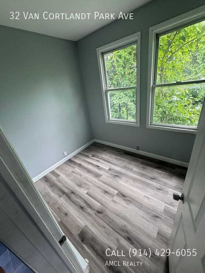 32 Van Cortlandt Park Ave - Photo 4 of 16