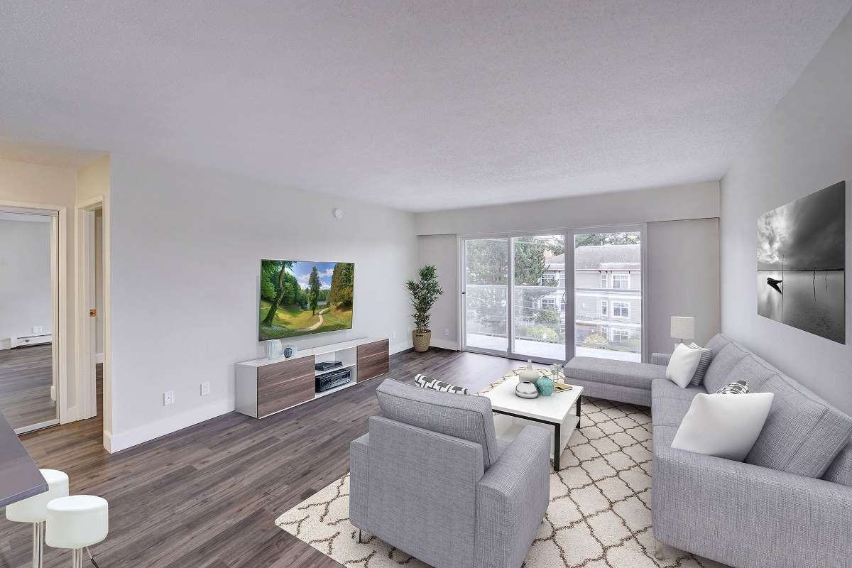 Valencia Apartments - Photo 3 of 11