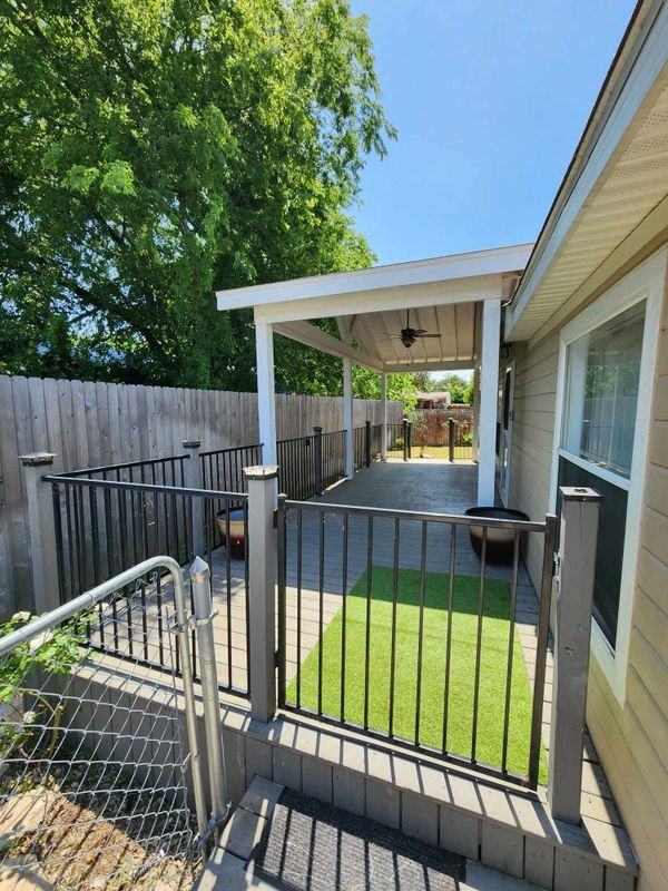 922 Ashwood St - Photo 3 of 41