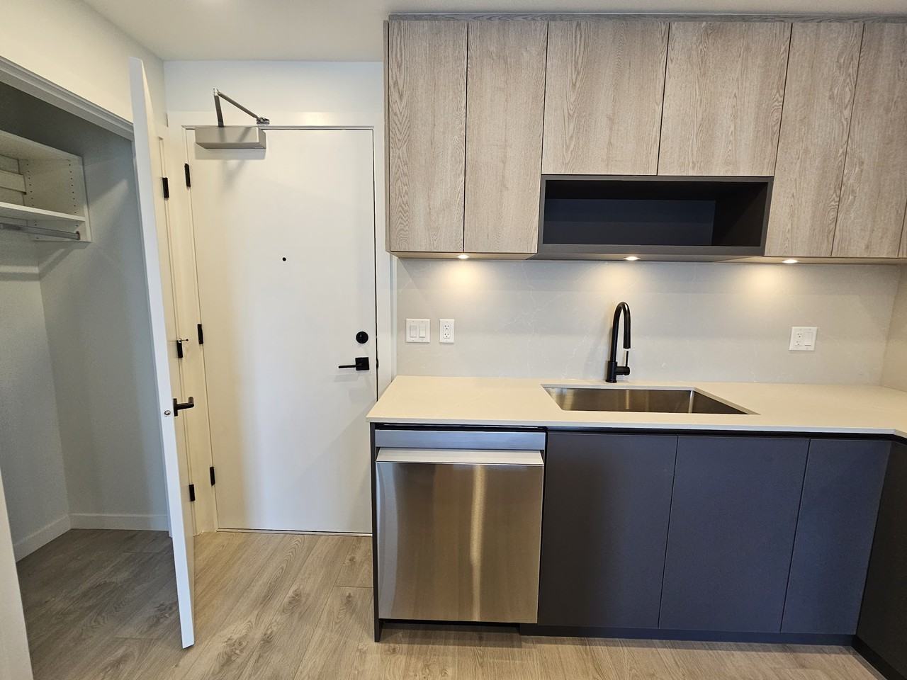 6585 195a St #412 - Photo 3 of 23