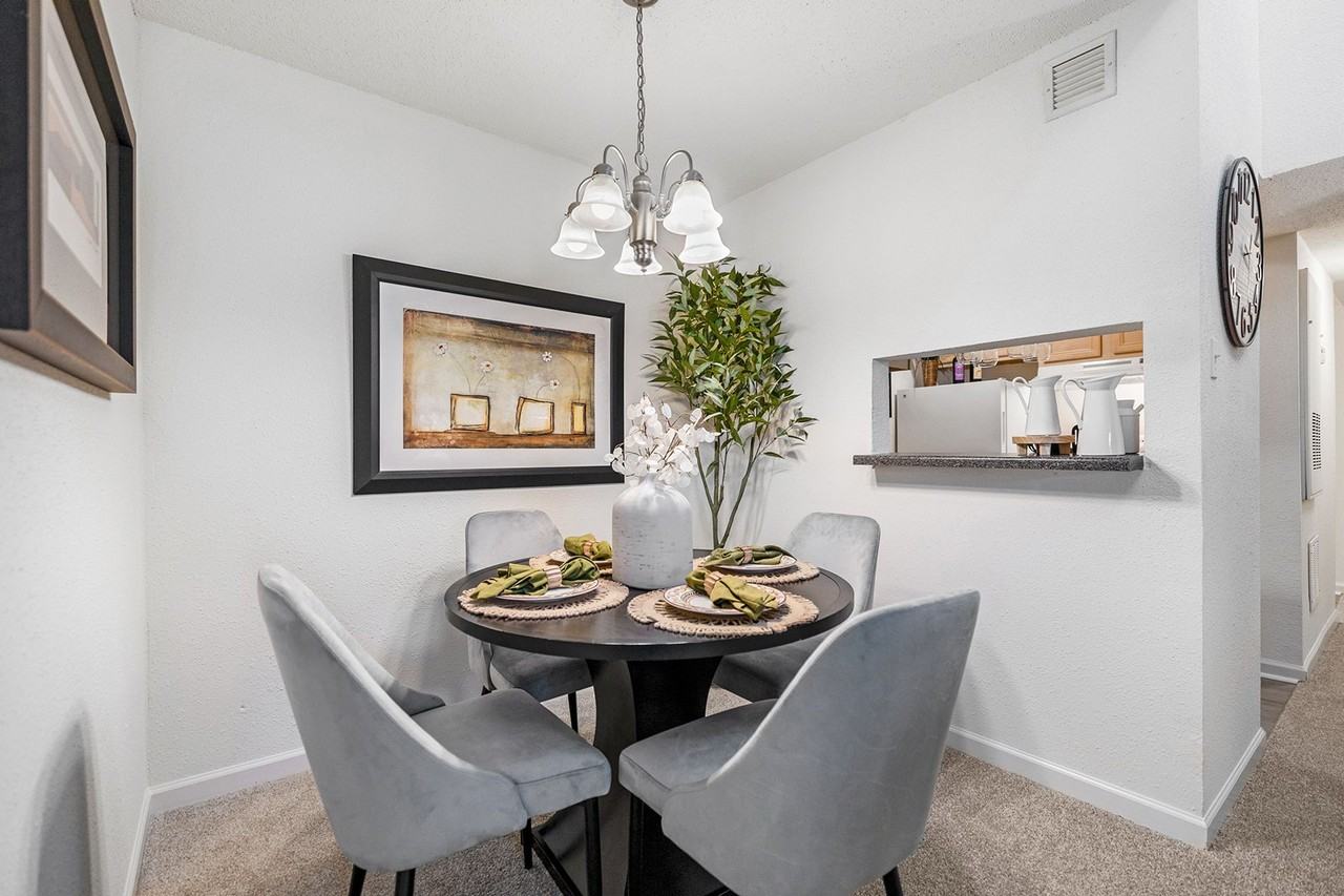 Crossroads - Photo 3 of 20