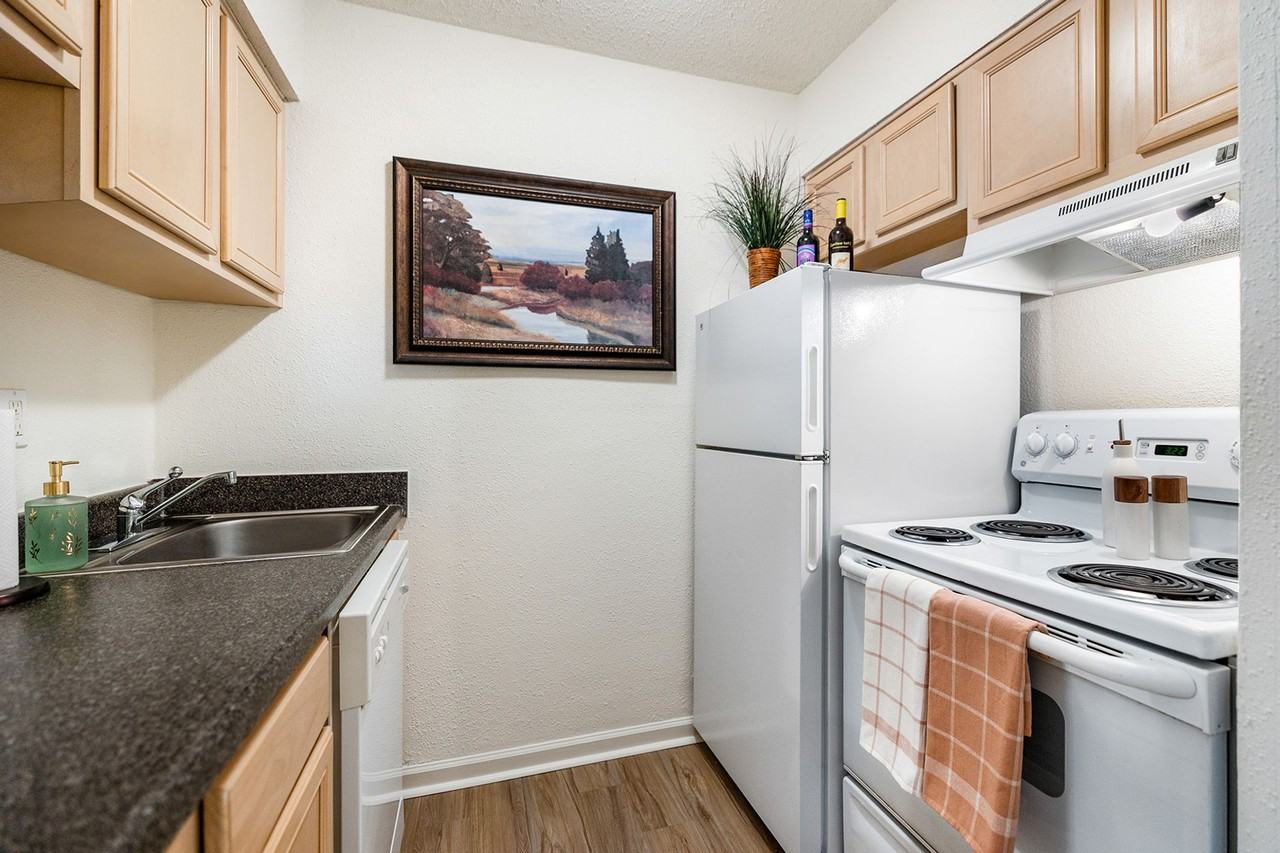 Crossroads - Photo 5 of 20