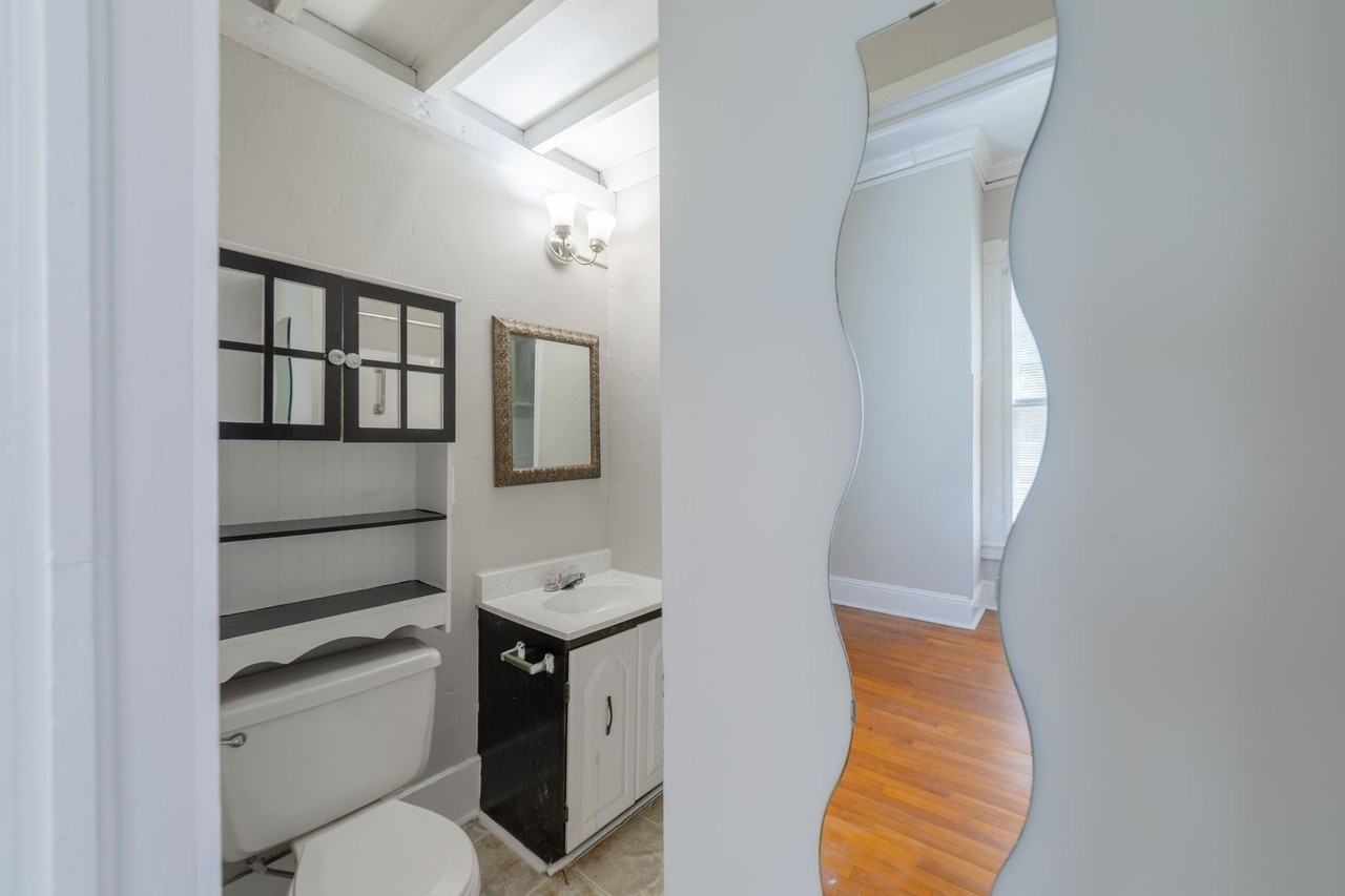 Victorian Village Apartments - Photo 3 of 18