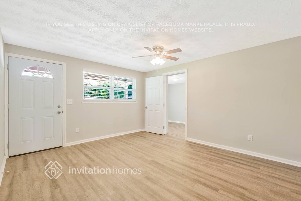 4238 Sabine Dr - Photo 5 of 26