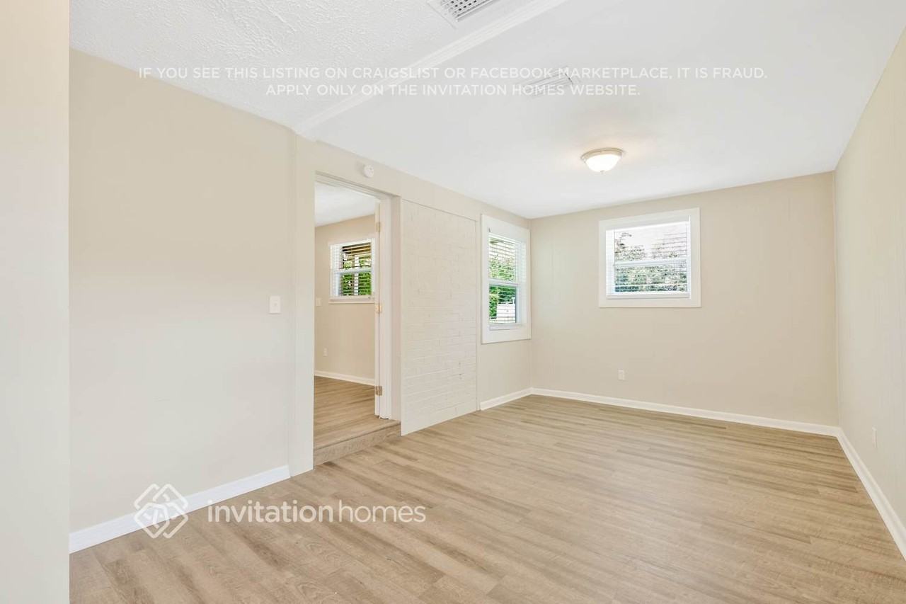 4238 Sabine Dr - Photo 7 of 26