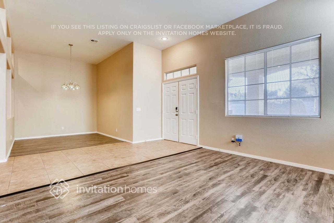 2352 Kenneth Ave - Photo 2 of 11