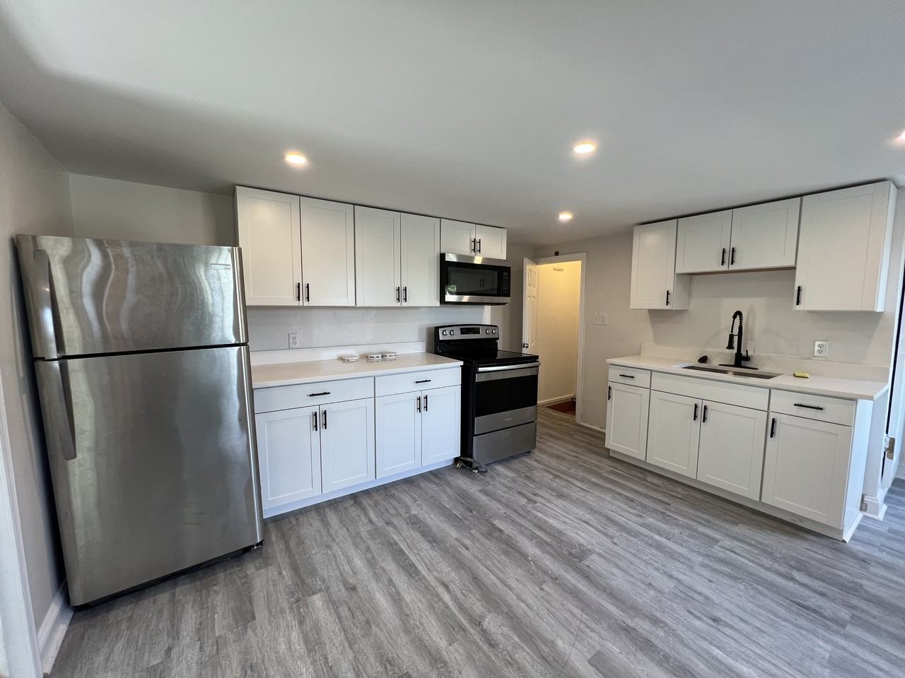 689 Main St #2S - Photo 2 of 11