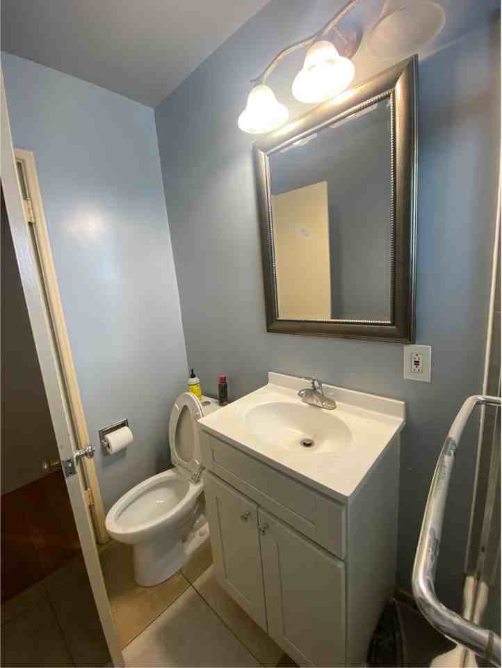 579 N Hill Ave #A - Photo 2 of 7