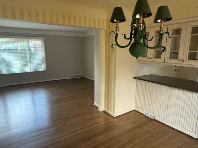 613 Notre Dame St - Photo 3 of 13