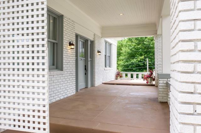 389 Linden Ave Ne - Photo 2 of 16