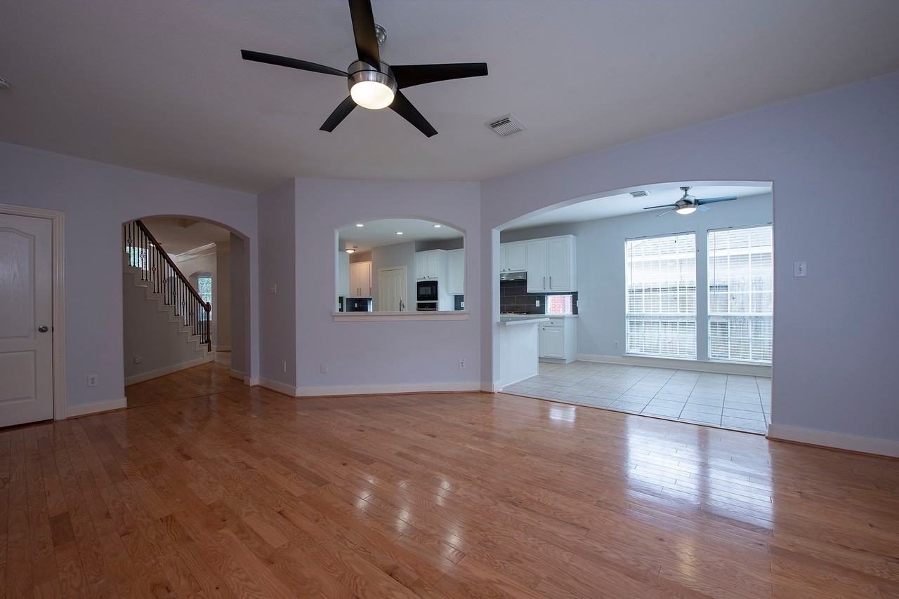 3238 Enclave Ln - Photo 3 of 33