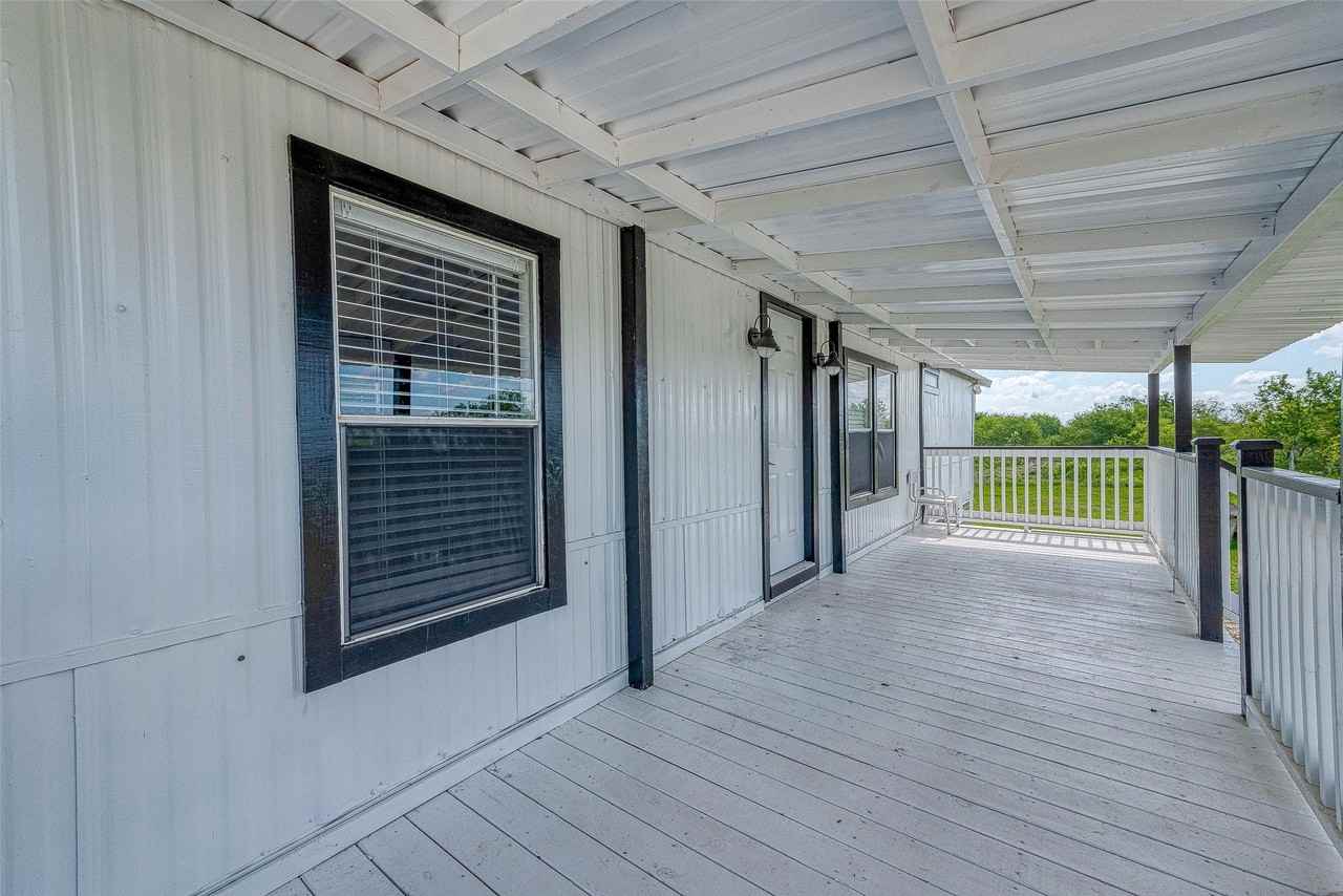 8240 Bullard Road - Photo 7 of 41