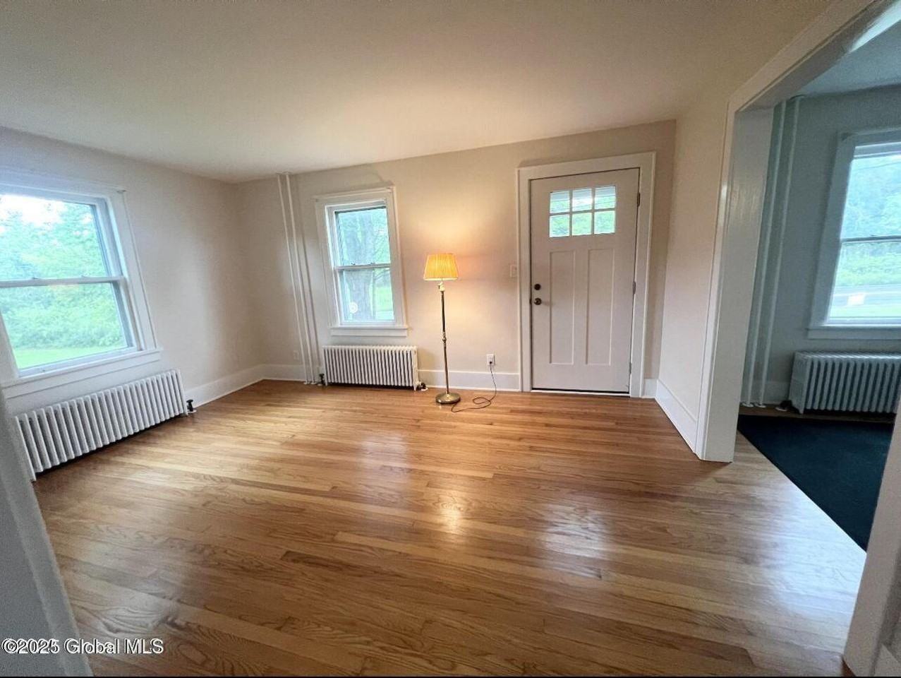 654 Feura Bush Rd - Photo 3 of 20