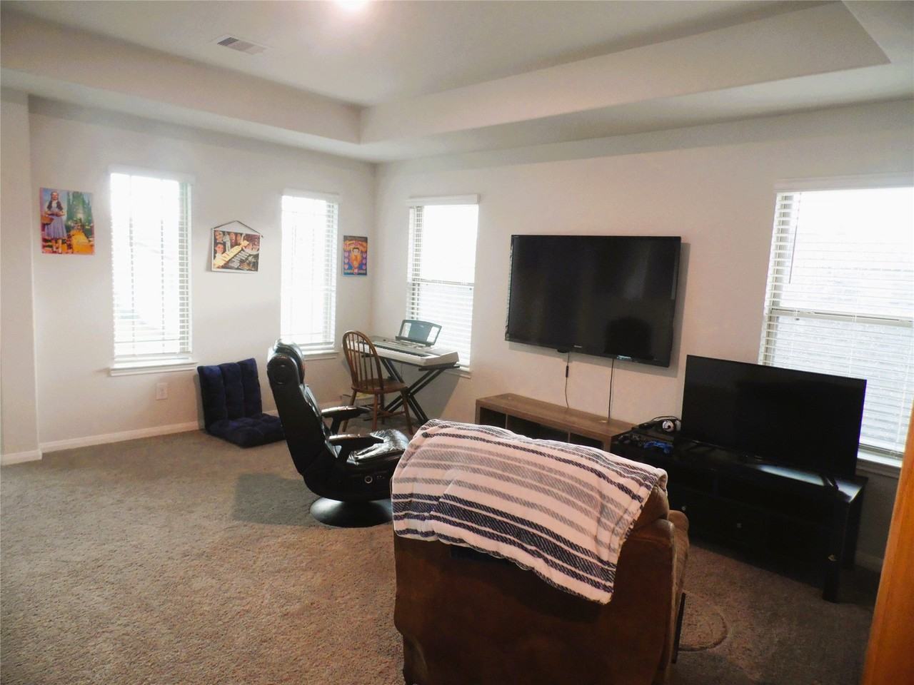 25324 Yellowbells Pl - Photo 5 of 15