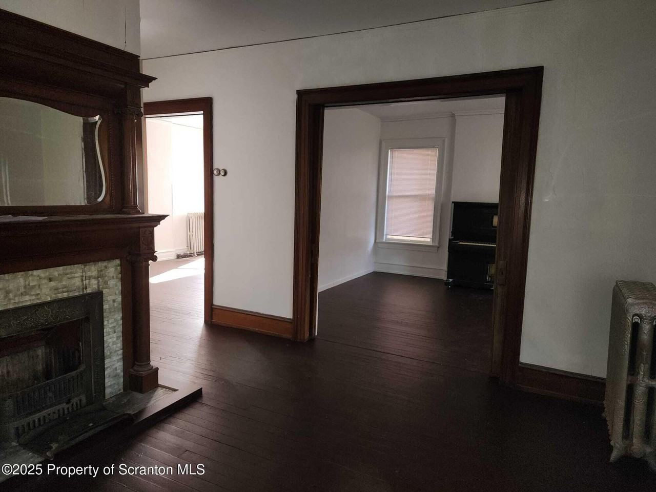 220 Colfax Ave - Photo 4 of 16