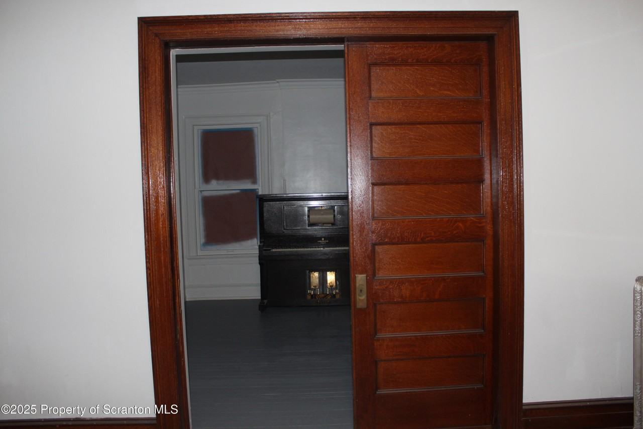 220 Colfax Ave - Photo 5 of 16