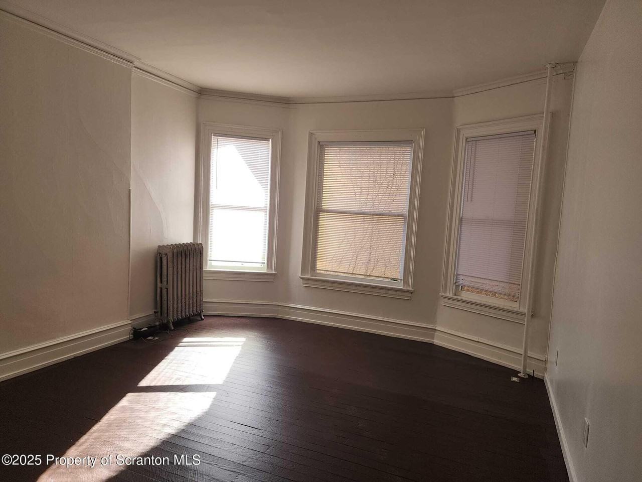 220 Colfax Ave - Photo 6 of 16