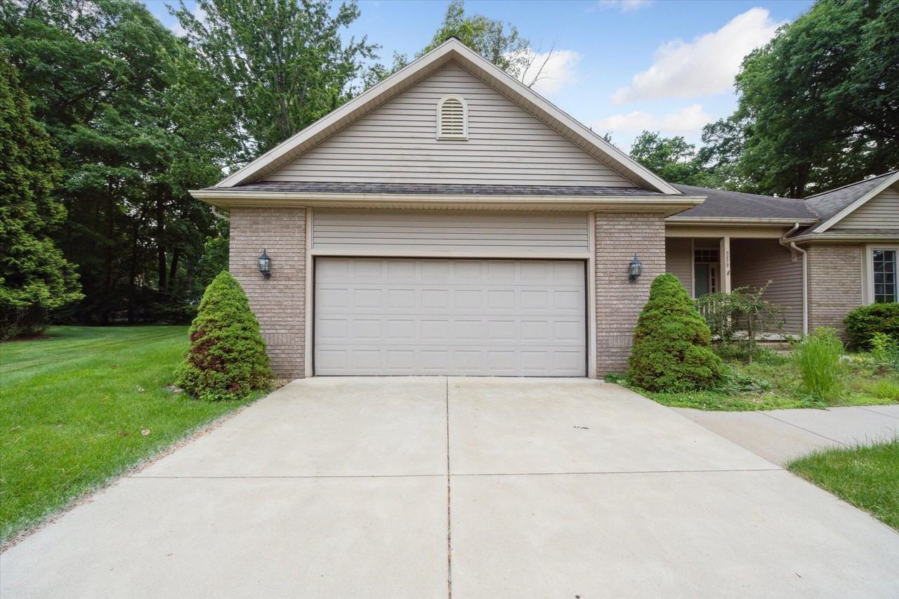 5279 Thames Ct - Photo 5 of 50