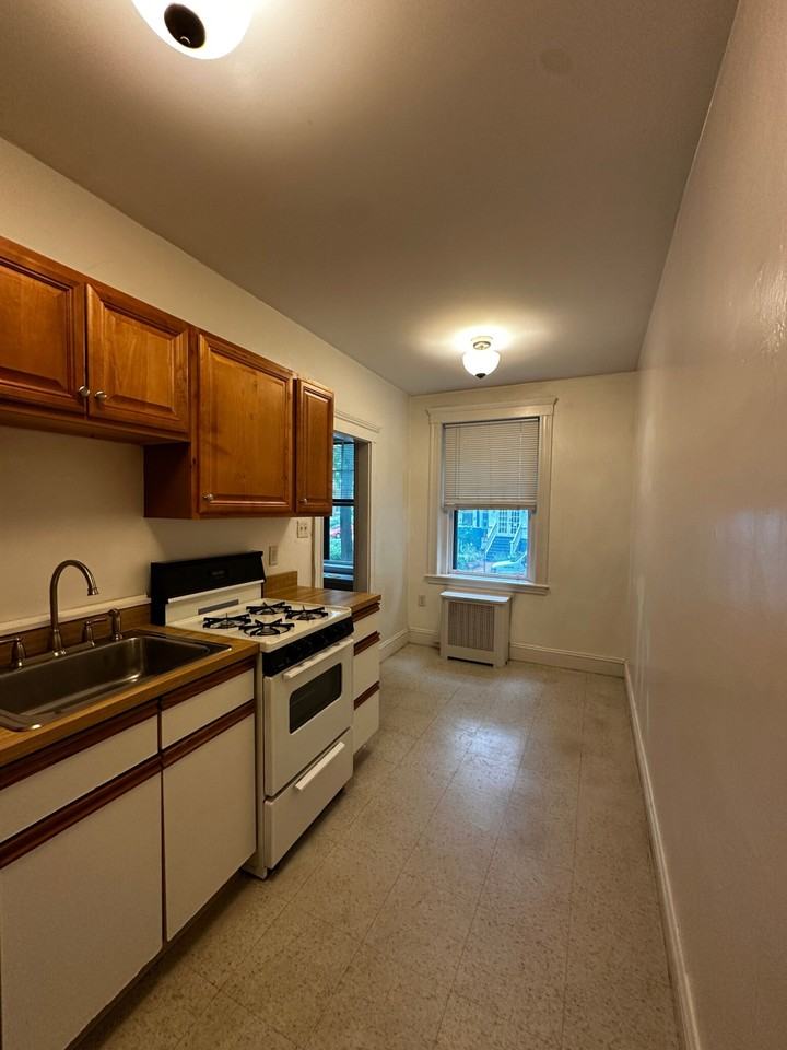 36 Linnaean St #1 - Photo 7 of 9