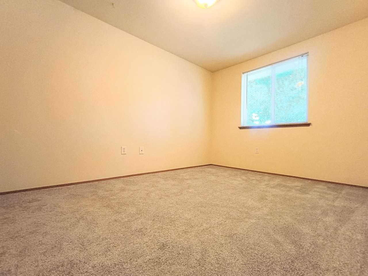 BIG 2 Bed / 2 Bath apartment, commute friendly Bonney Lake location! - Photo 7 of 22