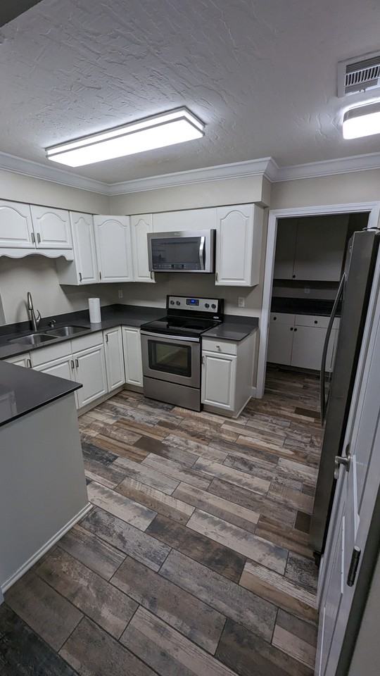 69 Kelly Way #NA - Photo 2 of 9