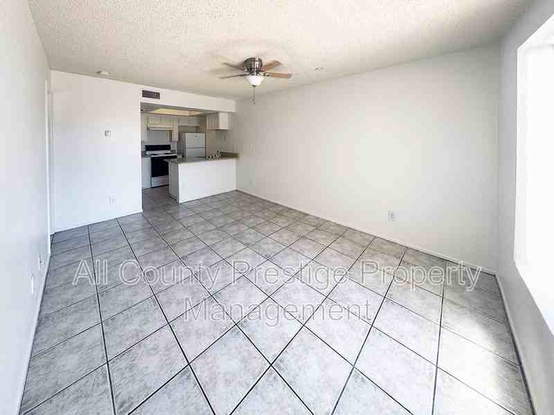 905 South Dorsey Lane #105 - Photo 3 of 22