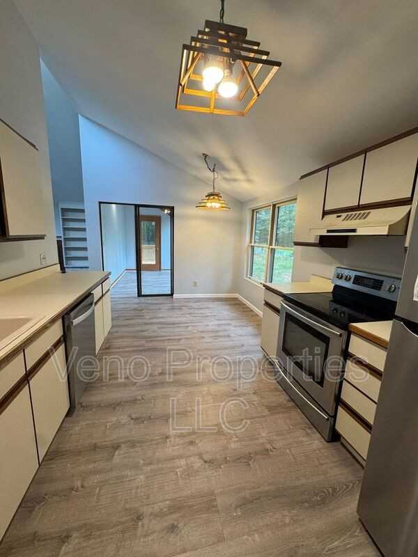 17 Sand Spurrey Rd - Photo 6 of 25