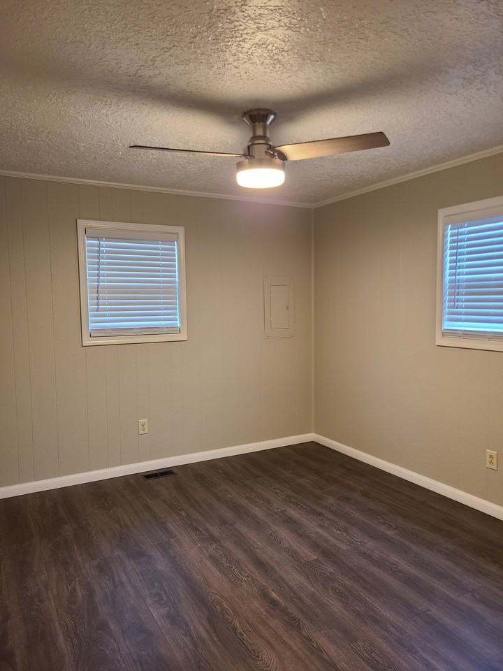 105 Parrish St #A - Photo 3 of 8