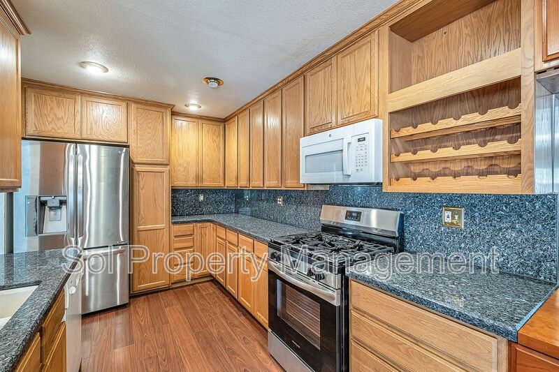 221 Palo Verde Ter - Photo 7 of 25