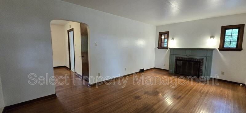 7532 W Jefferson Blvd - Photo 2 of 24