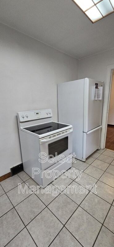 7532 W Jefferson Blvd - Photo 7 of 24
