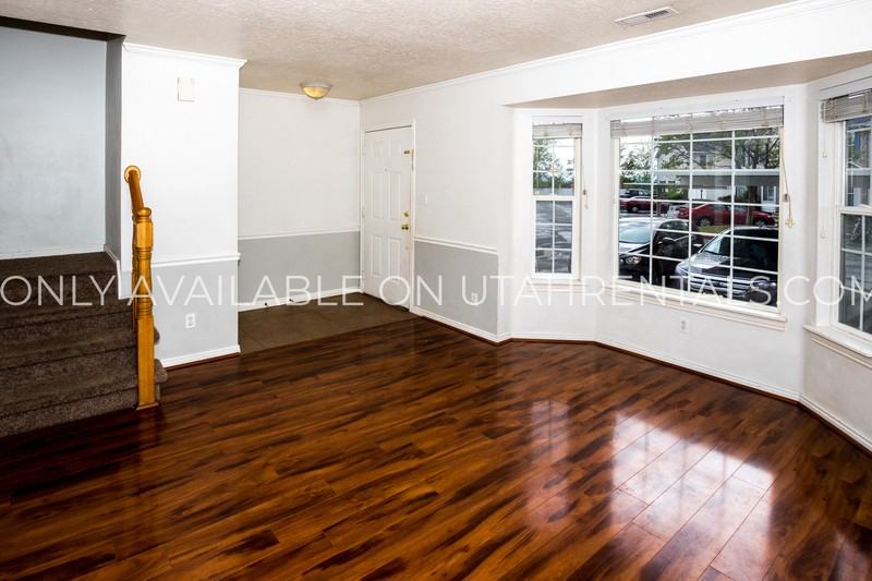 1057 Se - Photo 7 of 33