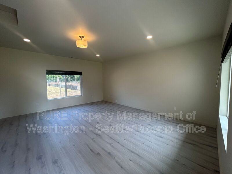 208th St E #5205 - Photo 3 of 34