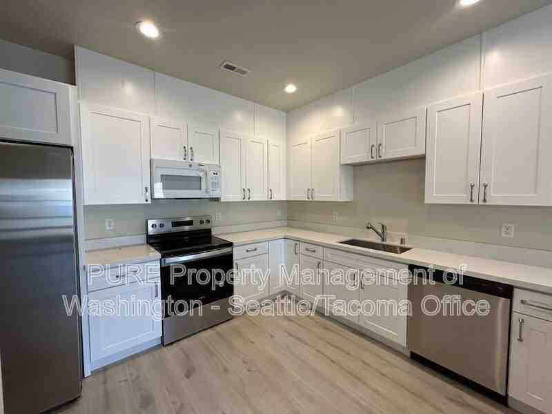 208th St E #5203 - Photo 3 of 28