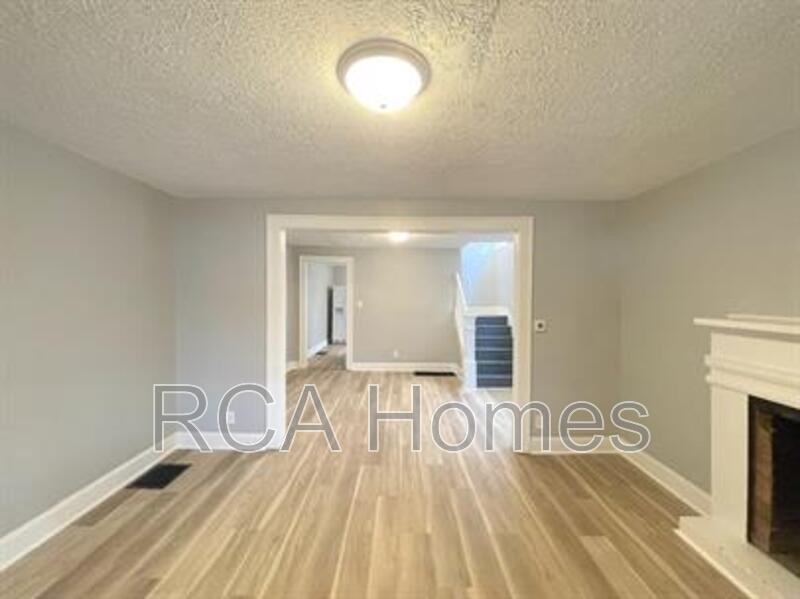 367 S Grand Ave - Photo 3 of 13
