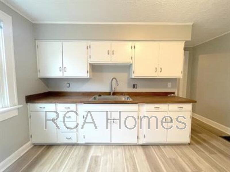 367 S Grand Ave - Photo 6 of 13