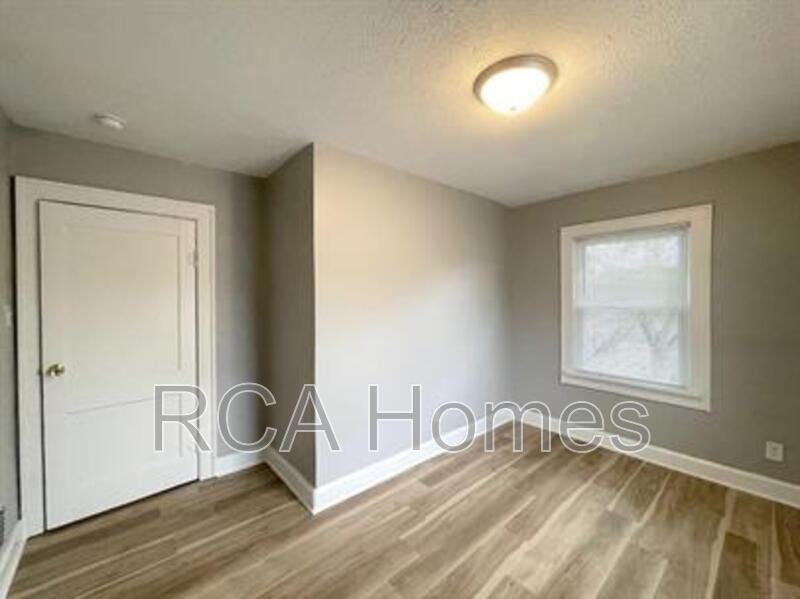 367 S Grand Ave - Photo 7 of 13