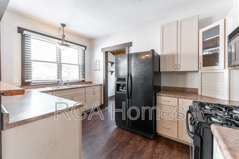 2439 N Pennsylvania St - Photo 2 of 11