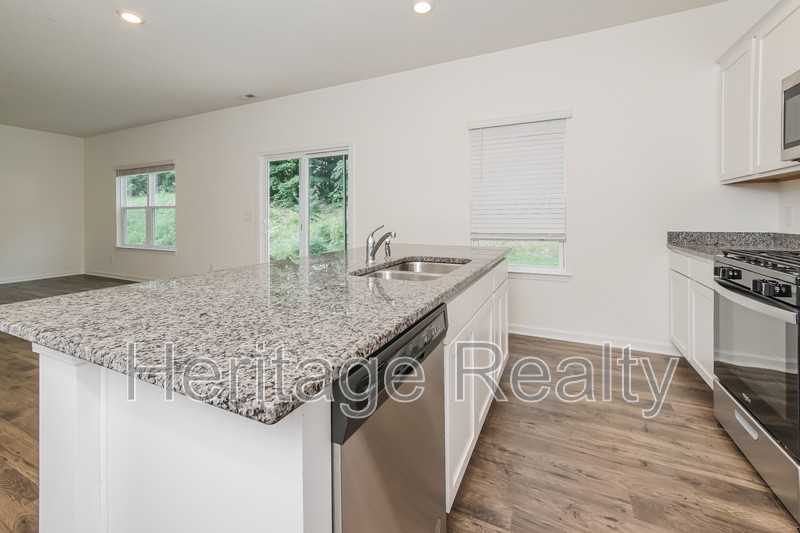 1005 Curly Top Ln - Photo 3 of 23