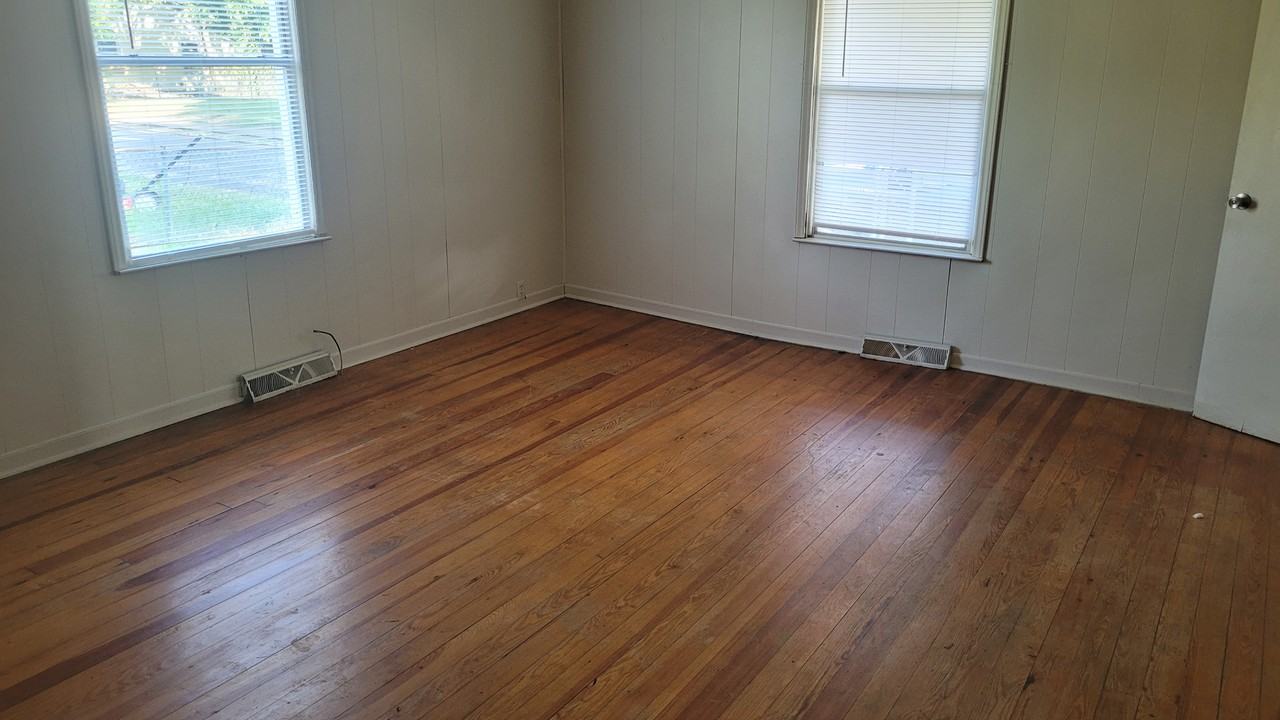 536 Devine St #NA - Photo 2 of 9