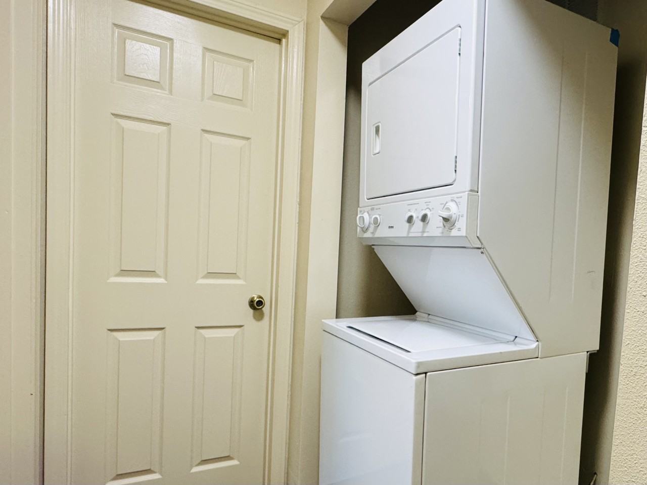 104 B St #20 - Photo 4 of 6
